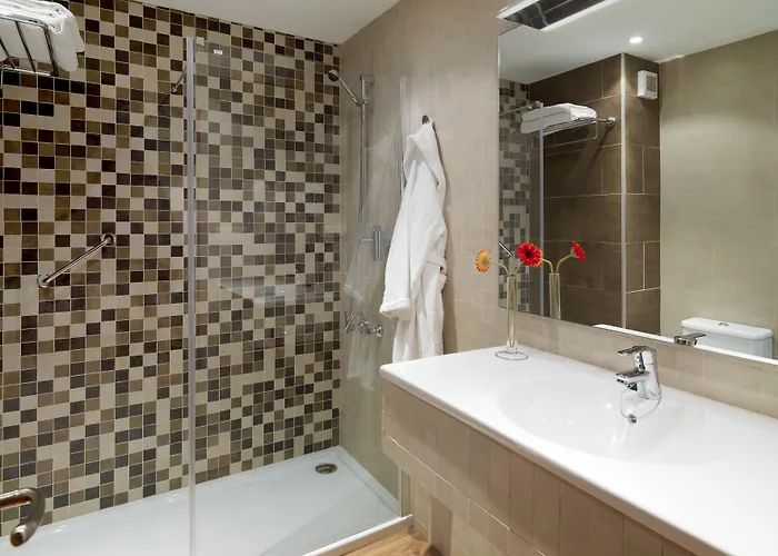 Regency Torviscas And 3* Costa Adeje (Tenerife)