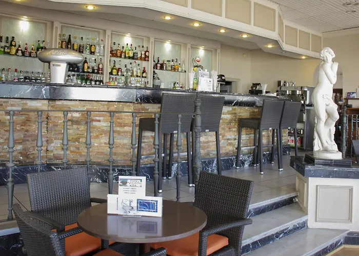 Regency Torviscas And Адехе