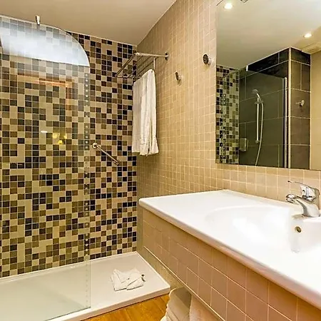 Apart Otel Regency Torviscas And 3*